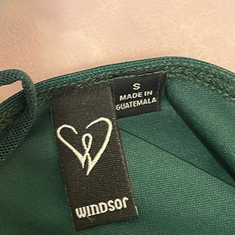 Windsor dress size small ( used condition )